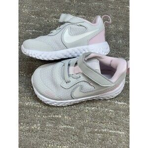 Nike Kids Sneakers in Light Gray and Pale Pink